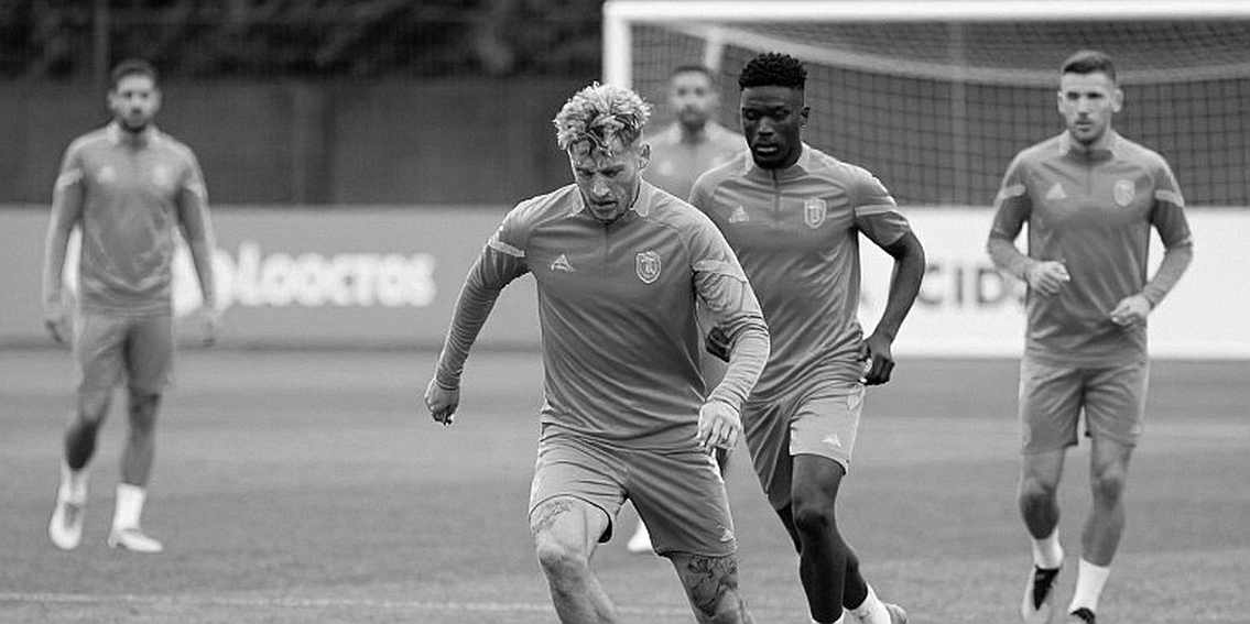 Santiago Bueno đến Club América: Góc nhìn chuyên gia về thương vụ cho mượn từ Wolverhampton sang Liga MX Santiago Bueno đến Club América: Góc nhìn chuyên gia về thương vụ cho mượn từ Wolverhampton sang Liga MX