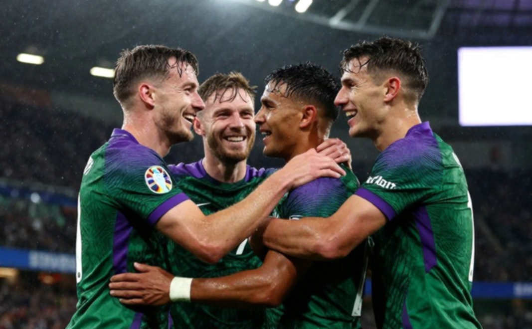 Thẻ đỏ của Văn Hậu: Khi một pha bóng phơi bày bài toán kép của V.League 1