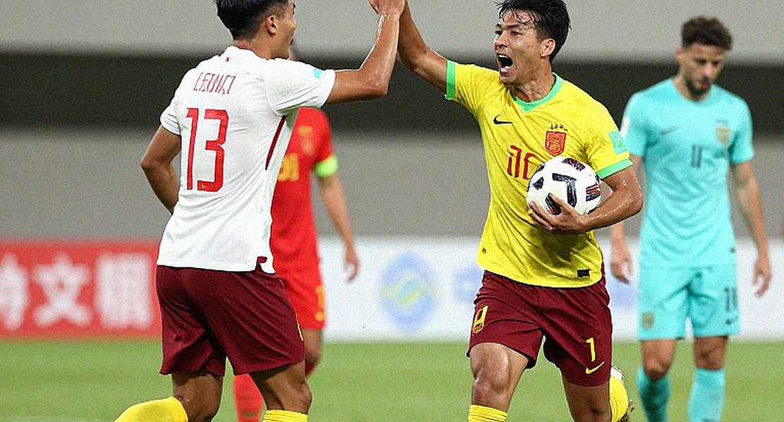 Tin đồn rỗng ở V.League: Khi bảng tin hoàn chỉnh về hình thức nhưng trống rỗng về nội dung Tin đồn rỗng ở V.League: Khi bảng tin hoàn chỉnh về hình thức nhưng trống rỗng về nội dung