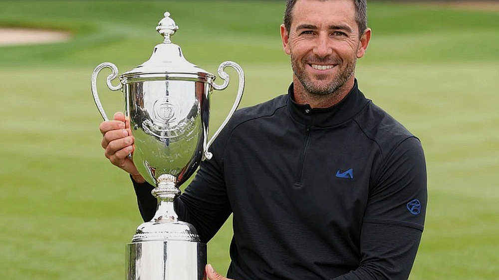 Oosthuizen rời LIV Golf: Khi ngôi sao lớn chọn bỏ tiền để cứu sự nghiệp