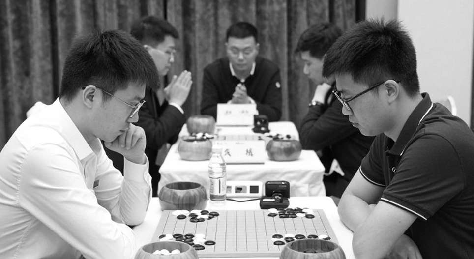 FRITZ 20: Khi cỗ máy cờ vua trở thành người thầy kiên nhẫn nhất